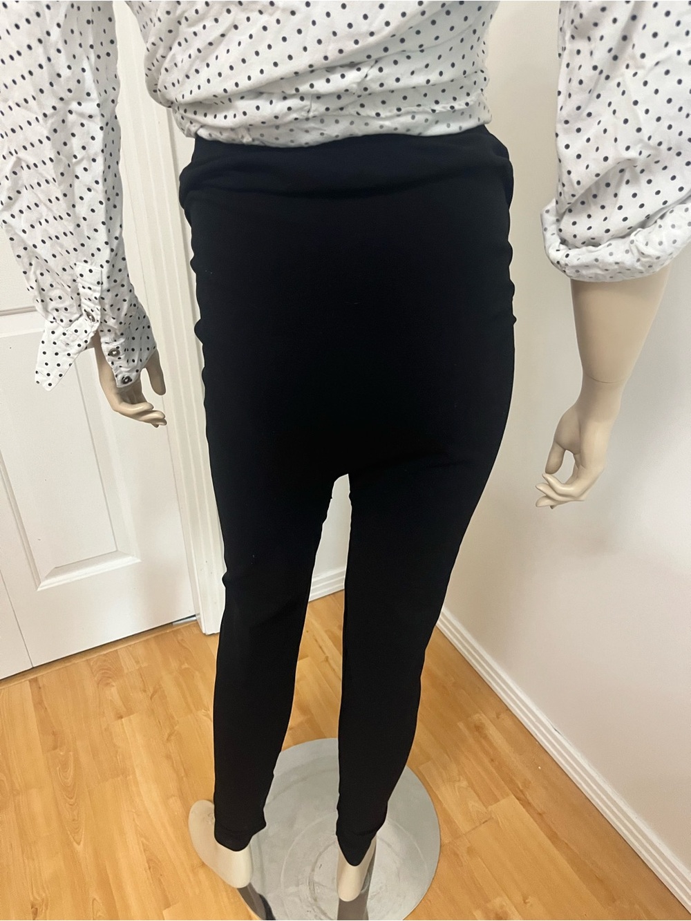 Maternity High-Waist Black Leggings - Picture 4 of 5
